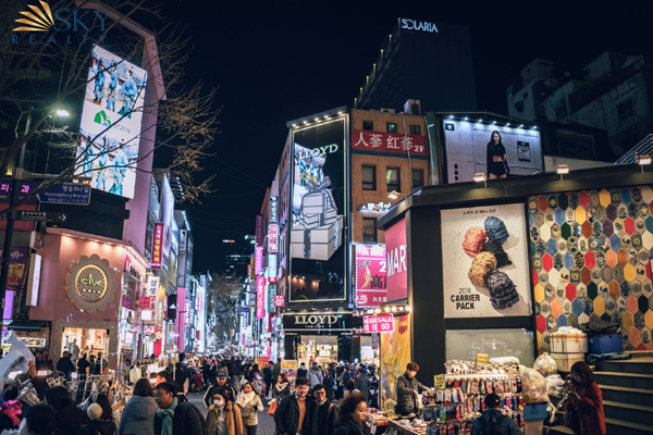 Phố Myeongdong tại Seoul (Hàn Quốc)